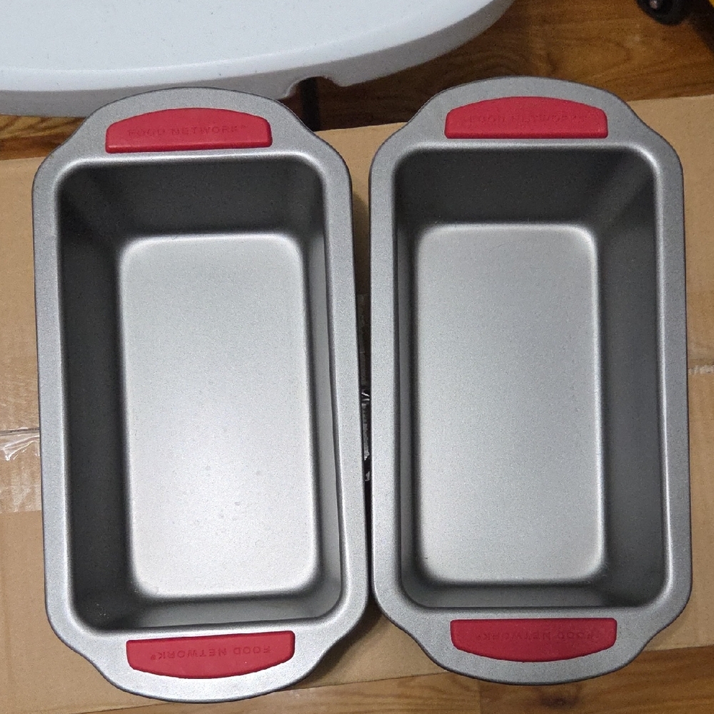 Food Network Silver Loaf Pans with Red Handles